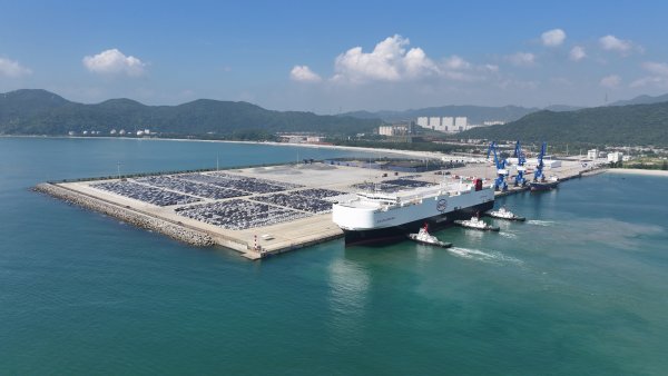 304am永利集团幼漠港区汽车今年累计出口超5万辆